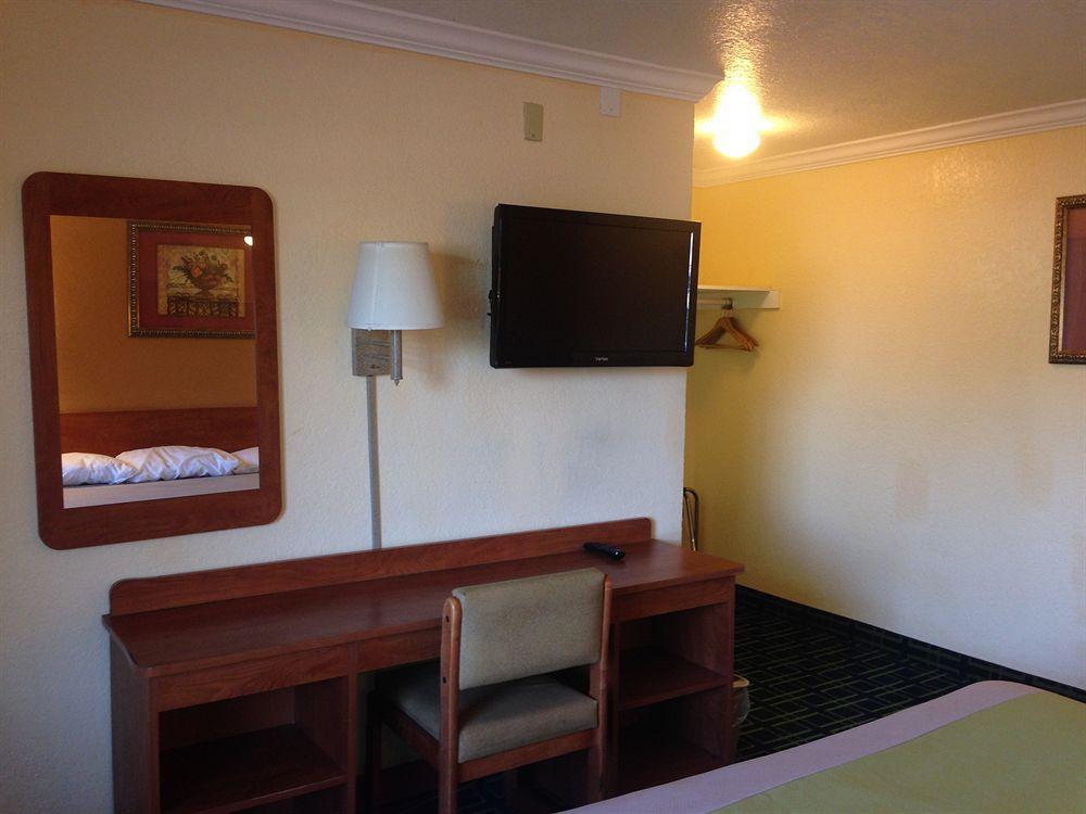 Value Inn Bellflower Eksteriør billede