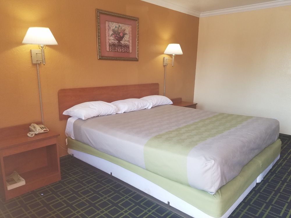 Value Inn Bellflower Eksteriør billede